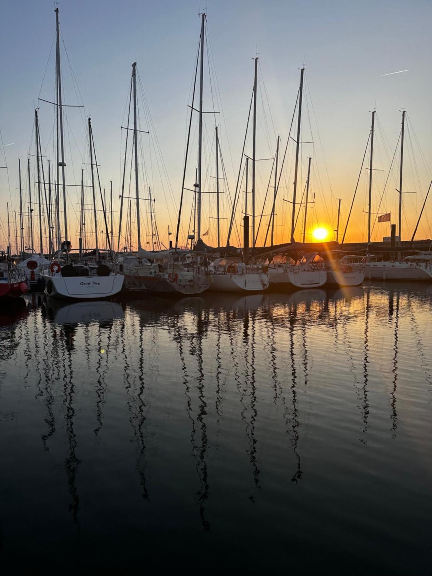 Voilier A Quai Hotel La Rochelle  Exterior photo